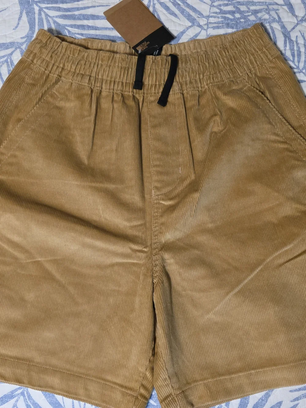 NWT! The North Face Almond Butter Corduroy Drawstring Baggy Shorts Size Medium